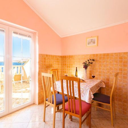 Kustic At The Beach Metajna Exterior photo